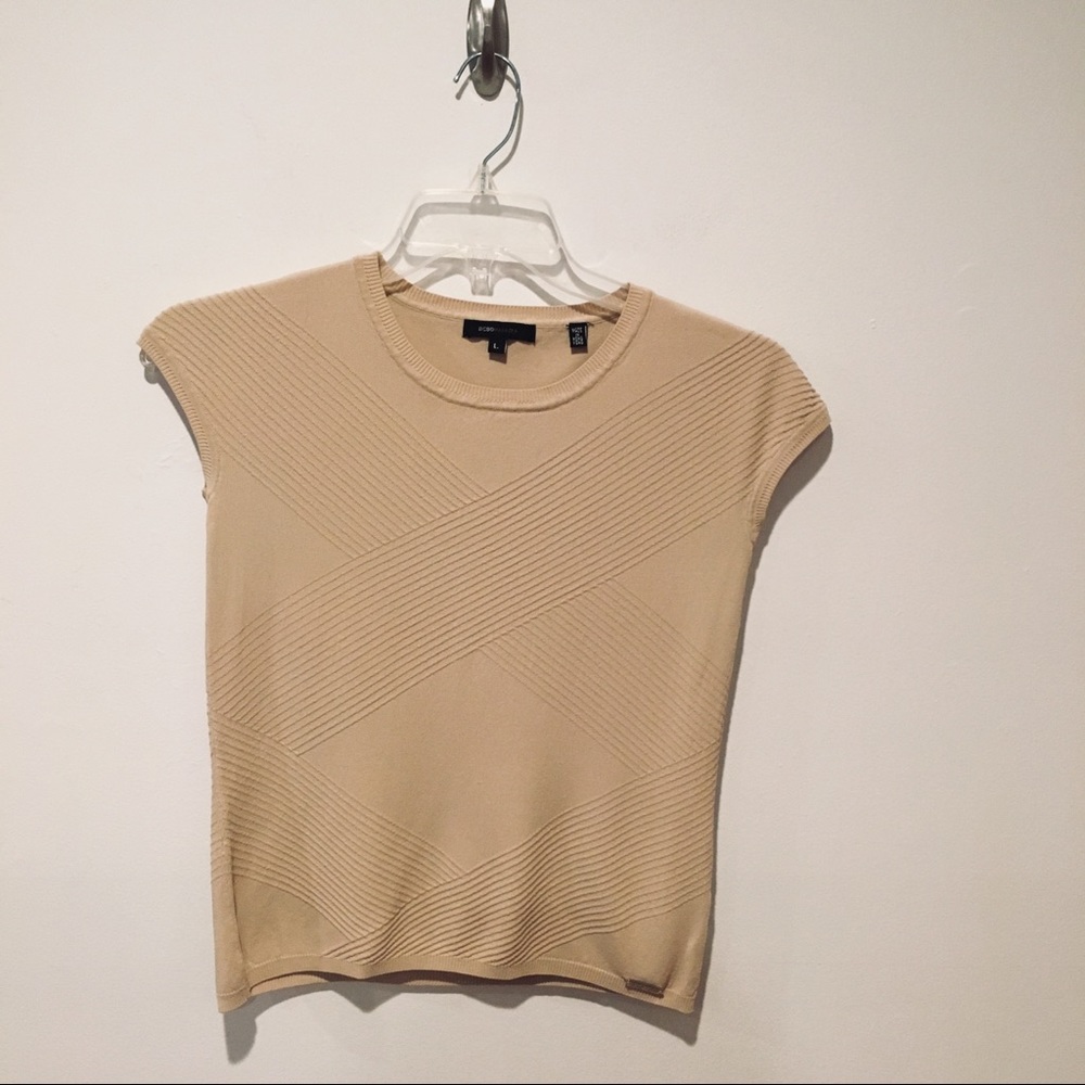 BCBG MaxAzria | Cap Sleeve Raised Pattern Blouse